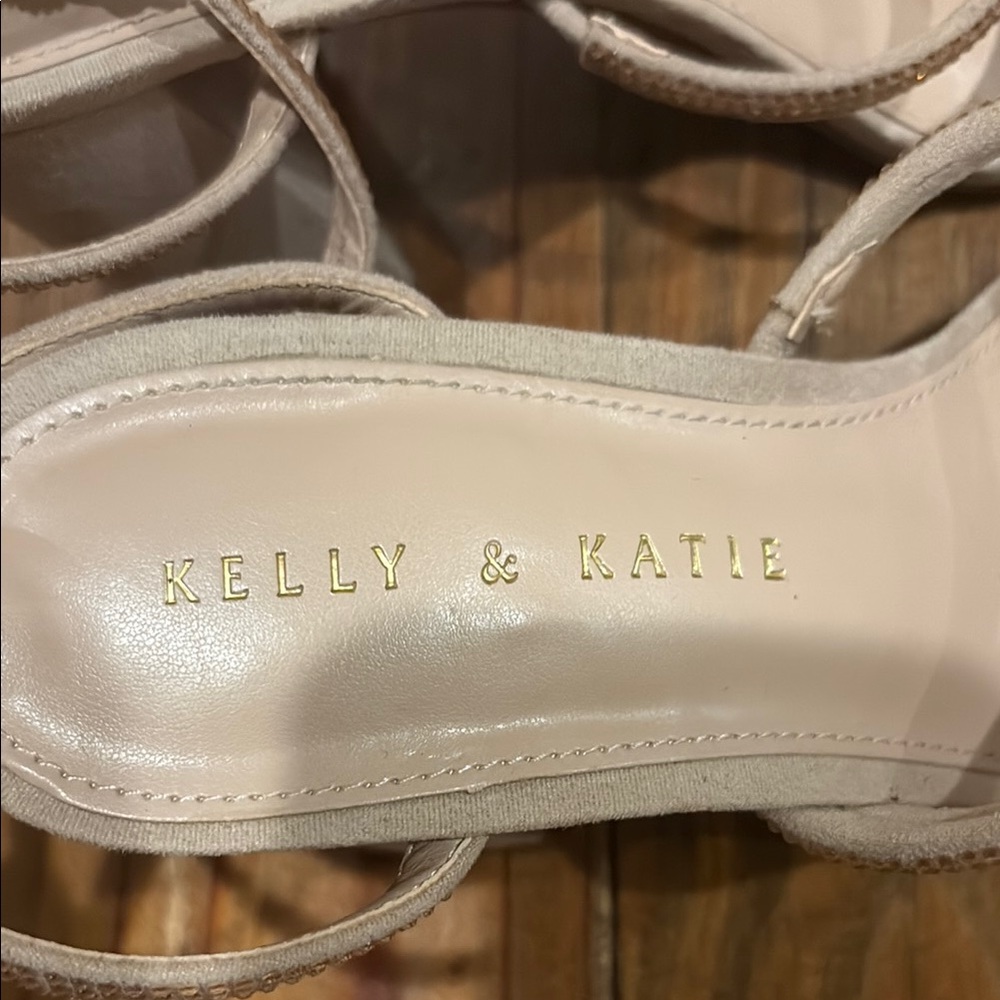 Kelly & Katie Cream Tan Elegant Heels - Picture 3 of 3